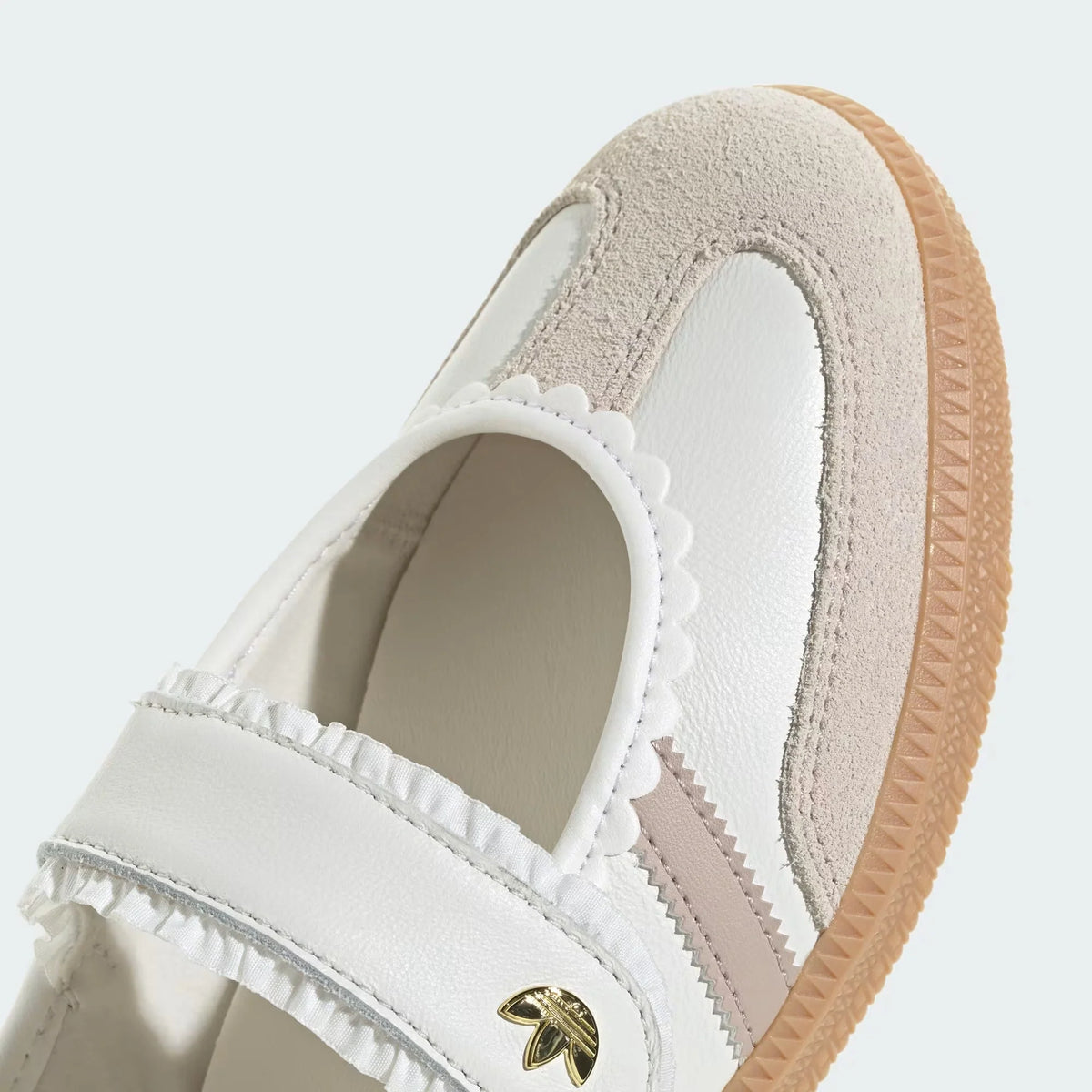 White / Taupe / Gum